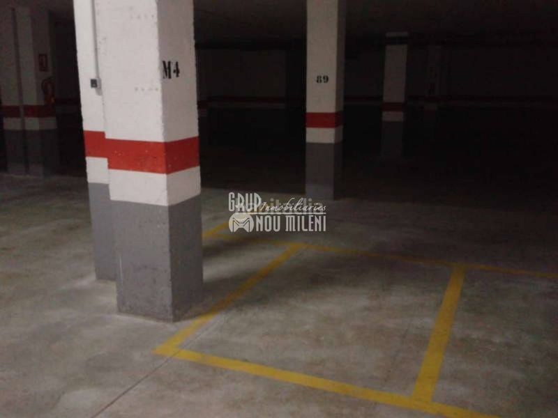 Foto 9f50e192-b7fe-48f0-8cea-38da451f706e. Aparcament cotxe a Catarroja