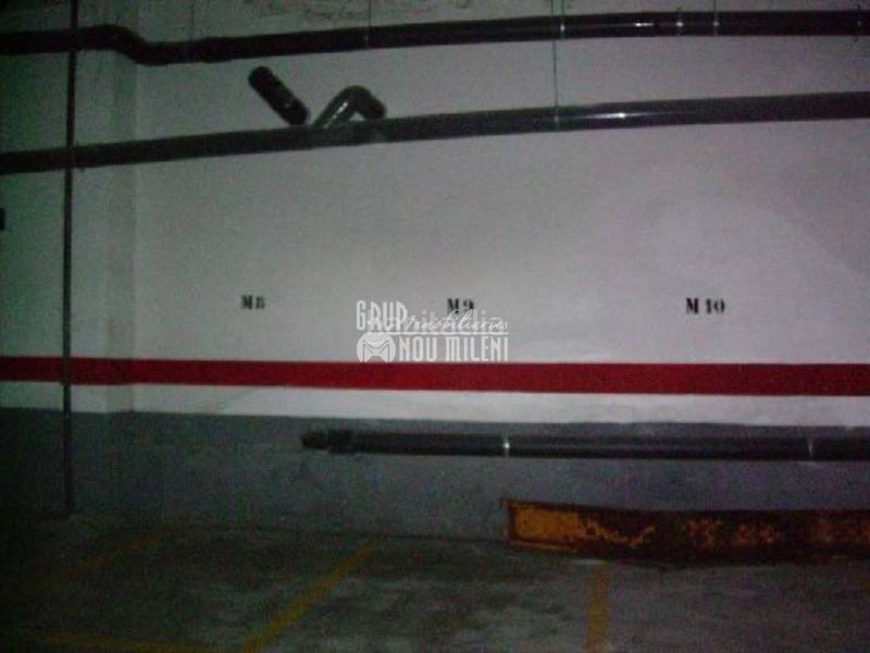 Foto cff211ee-9dfa-4872-9435-7a47ceee2a3f. Aparcament cotxe a Catarroja