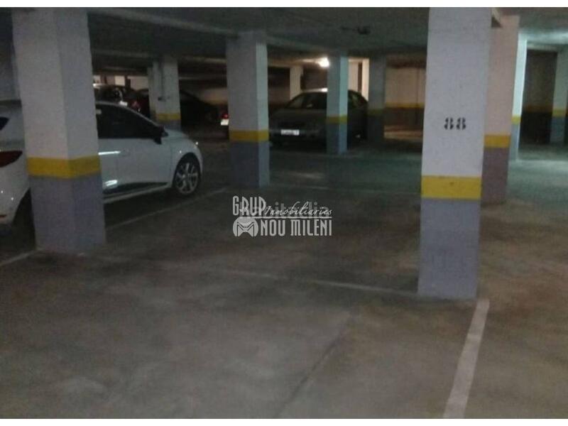 Foto d713729b-69cc-4c1c-b36f-437a99770201. Parking coche en Benifaió