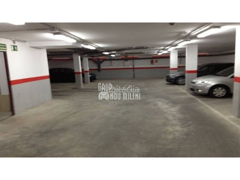 Foto 1cc7f694-e813-46d6-981b-21b0ec234fb4. Parking coche en Catadau
