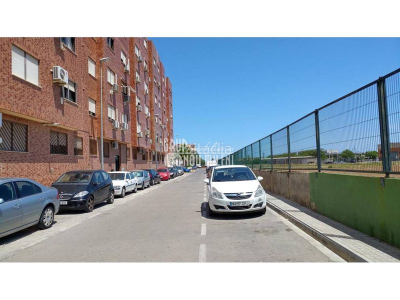 Foto 32c4703a-b1e3-42bb-ae11-4106a5fef84b. Aparcament cotxe a Centro Xirivella