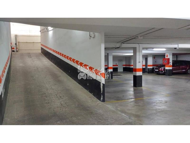 Foto 16b160bb-c4a5-42ef-a484-c66180a9360e. Parking coche garaje en venta en Centro Xirivella