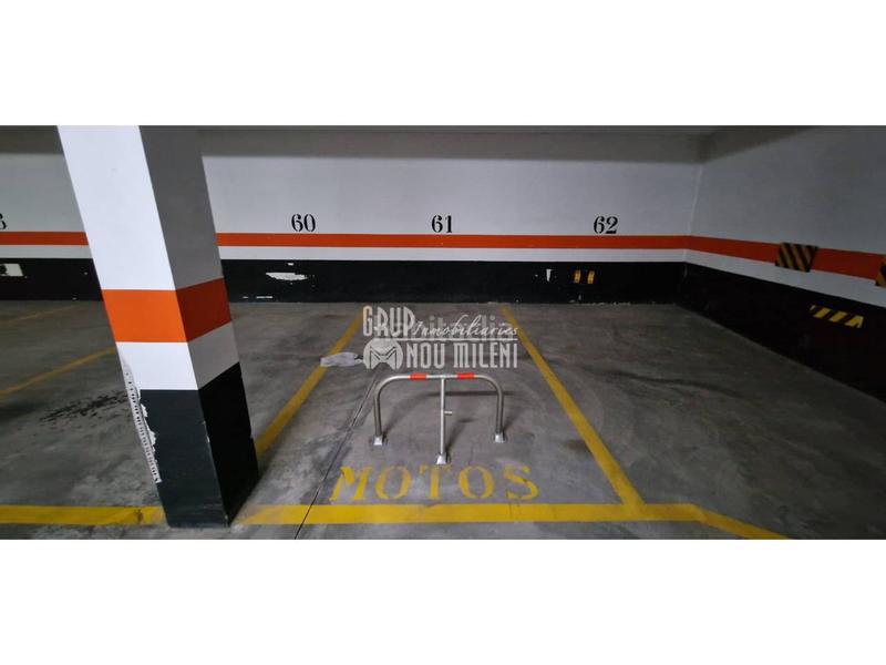 Foto 920ea505-0c6a-4aa7-89ff-cdb1e99dfb13. Parking coche garaje en venta en Centro Xirivella