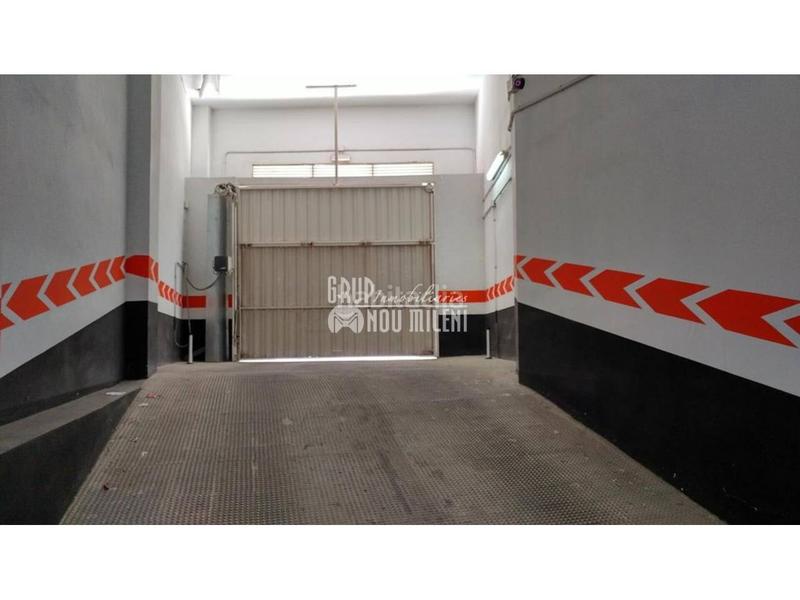 Foto a24efc42-9fbd-4342-8db6-f5105aa9935a. Parking coche garaje en venta en Centro Xirivella