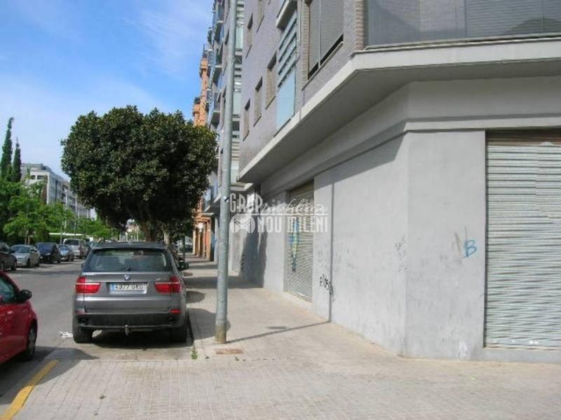 Foto faaef478-516c-43bb-b561-fce86006ef6f. Lloguer local comercial a Parc Central Torrent