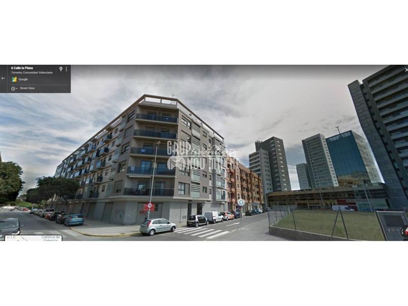 Foto 1f1b9f67-5355-46e7-a169-dc57f0f025f3. Location local commercial dans Parc Central Torrent