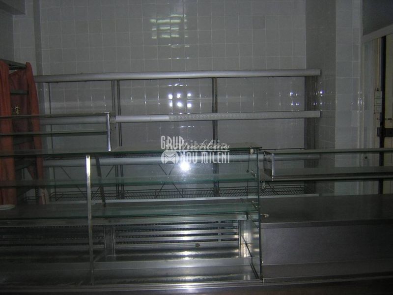Foto b914b528-e565-4a36-af2a-3a27f2d1208e. Local comercial a Catarroja