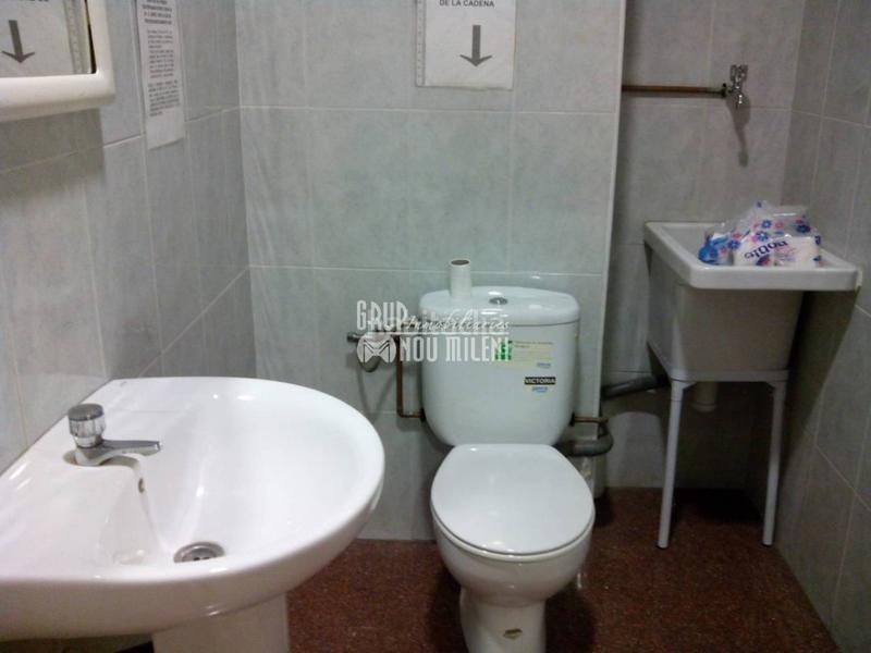 Foto c86d10df-d4d3-4cac-b533-1ebdf6e19c19. Local comercial a Camí Reial Valencia