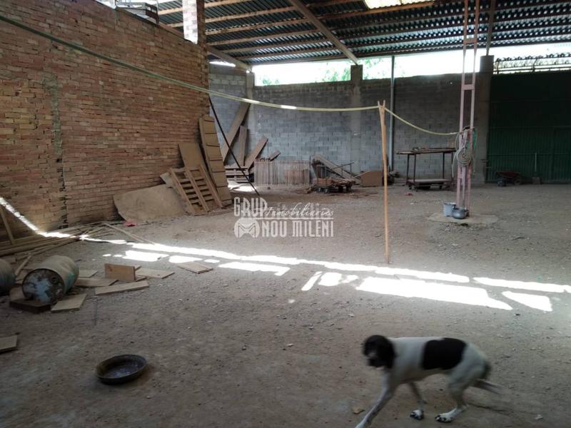 Foto 087634f4-0b0d-4dba-9272-7ba94540d3f0. Bâtiment à usage industriel dans Albal