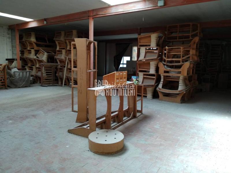 Foto 917d9405-2b95-48e5-b693-ed76d3287895. Bâtiment à usage industriel dans Albal