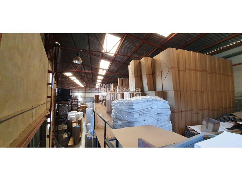 Foto b9d56e53-c245-4870-8f8d-2818a968c014. Bâtiment à usage industriel dans Alfafar