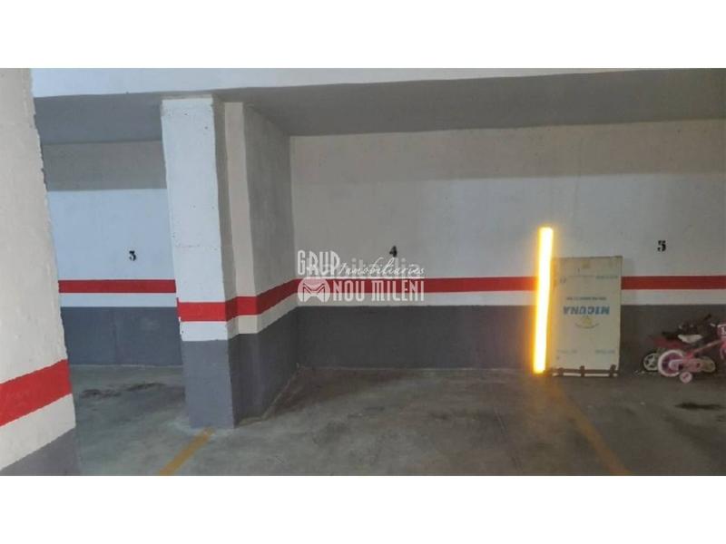 Foto 9518f0f3-52e3-411a-9ee2-07ce7f736d85. Parking coche en El Mercado Manises