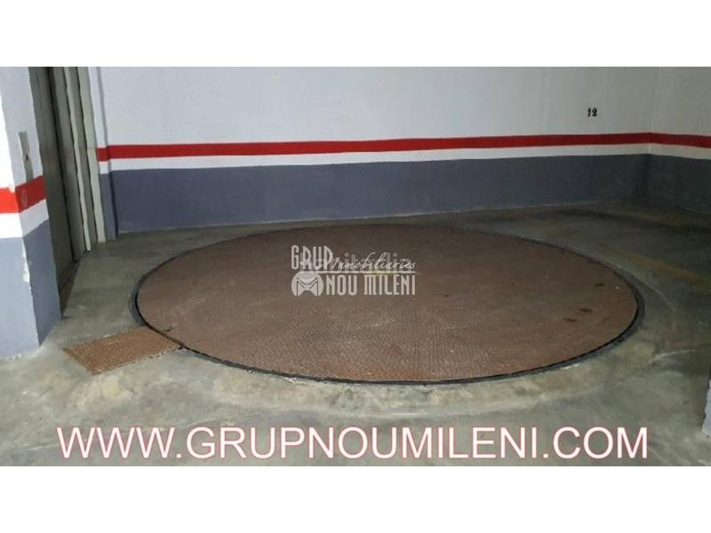 Foto cb9b06d1-dc43-4474-b56c-bfcd2a98dd36. Posto auto in El Mercado Manises