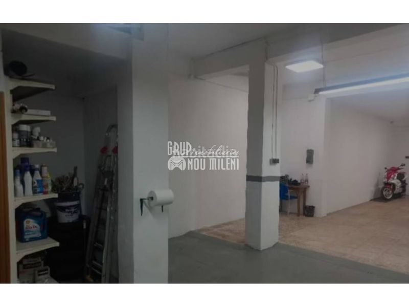 Foto 0f6b6999-5aeb-4086-951a-d598f98a0638. Local comercial a Benetússer