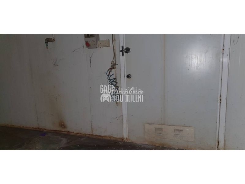 Foto af87f7db-37cc-49ed-a39b-3578e7fc9ab6. Local comercial a Massanassa