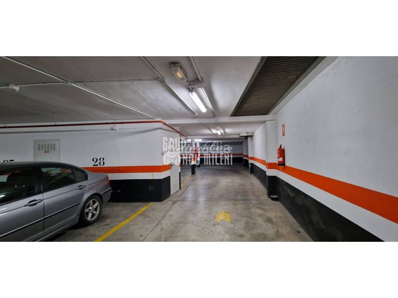 Foto 0e457a51-c627-47bc-b59c-06429a6ded30. Aparcament cotxe a Centro Xirivella