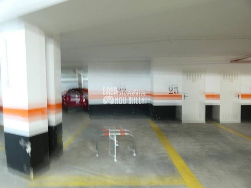 Foto 4e2ea90d-abe0-4e10-9cd3-254d1234b8e7. Aparcament cotxe a Centro Xirivella