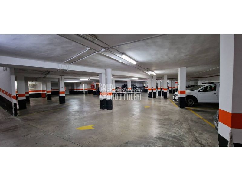 Foto 8f845b68-9745-4f09-a902-6df4e4251af9. Aparcament cotxe a Centro Xirivella