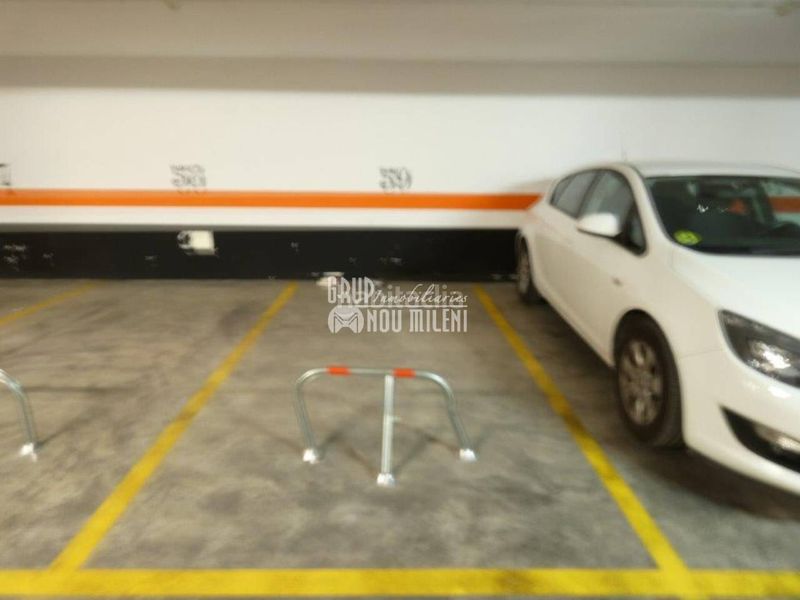 Foto b295bb8e-f5f8-4695-8ab5-889bb6414b97. Aparcament cotxe a Centro Xirivella