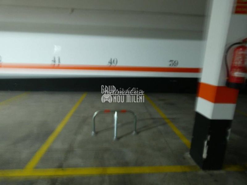 Foto edde9071-7f3f-445f-b8a2-9abb217c13cd. Aparcament cotxe a Centro Xirivella