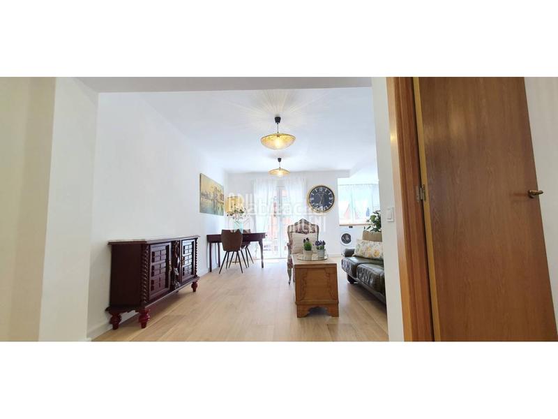 Foto 28e4ced8-93dc-4a46-8256-0c327790f8df. Pis a Silla