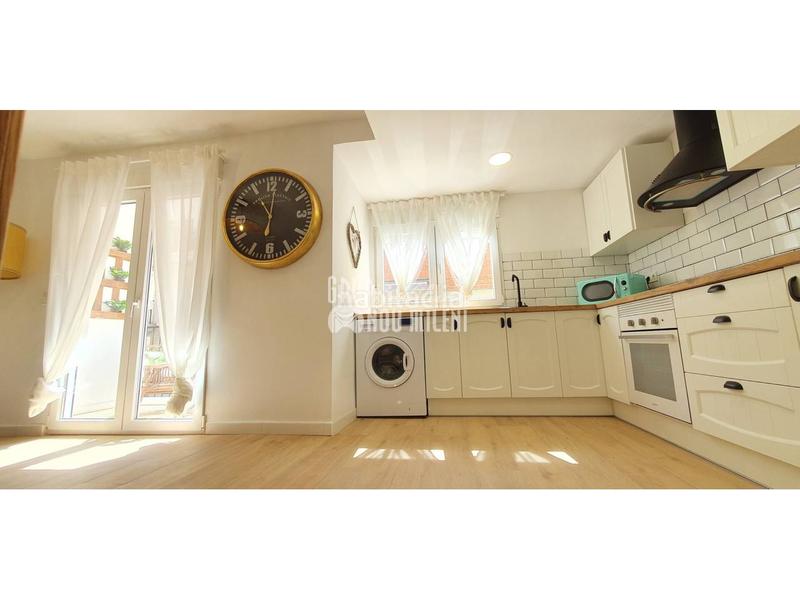 Foto 3e6a2fe2-e37c-4360-a0af-aee23aad6ba6. Pis a Silla