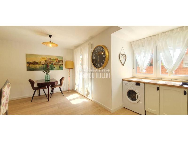 Foto dc88003f-c27f-4d2f-ba7c-17325b9f7342. Pis a Silla