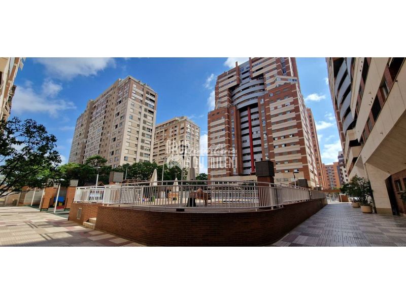 Foto 04c40d2b-6266-4290-88d7-8b4bca091395. Lloguer dúplex amb aparcament piscina a Ciutat de les Ciències i de les Arts - Justicia Valencia