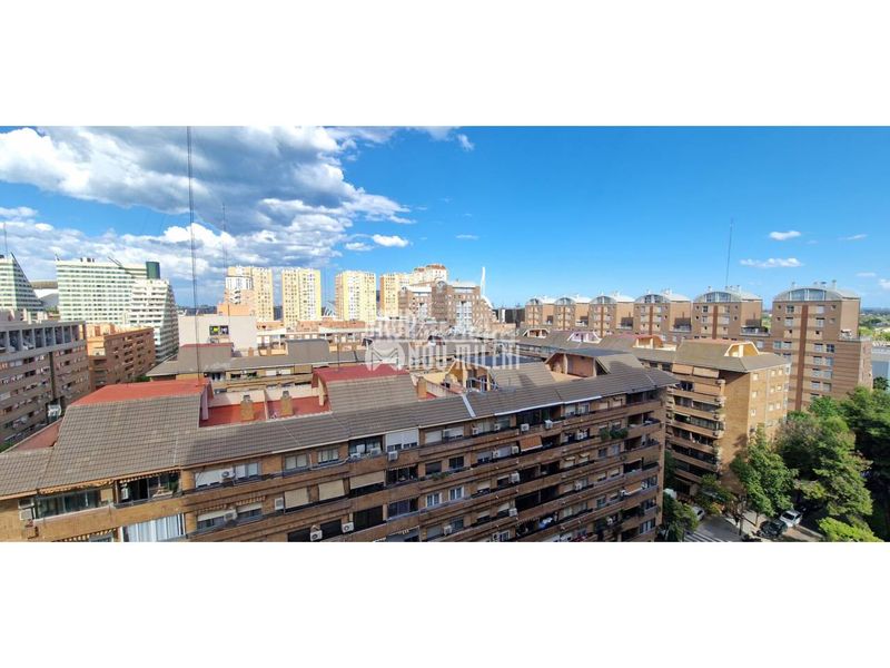 Foto c771e23c-6e22-41dc-be6e-df42147a1dc9. Lloguer dúplex amb aparcament piscina a Ciutat de les Ciències i de les Arts - Justicia Valencia