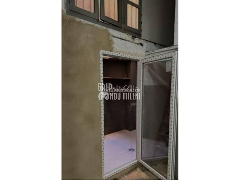 Foto 811cb8dd-2431-4a44-92b8-b200a552e23e. Local comercial a Nou Moles Valencia