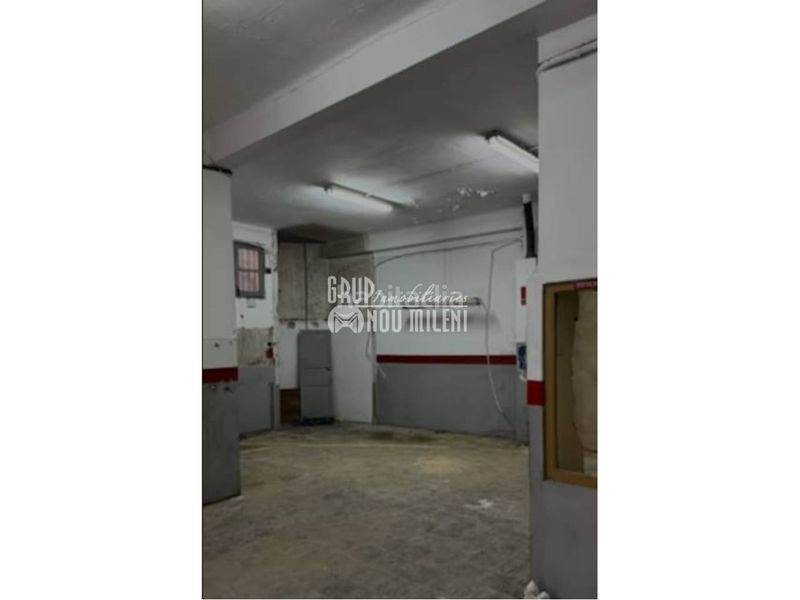 Foto d3d5aeda-b51e-472e-a9bc-840bb3ec56a3. Local comercial a Nou Moles Valencia