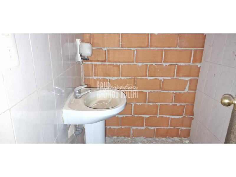 Foto 83904ec2-56ce-4979-b08d-69d4a504e2fc. Affitto locale commerciale in Aldaia