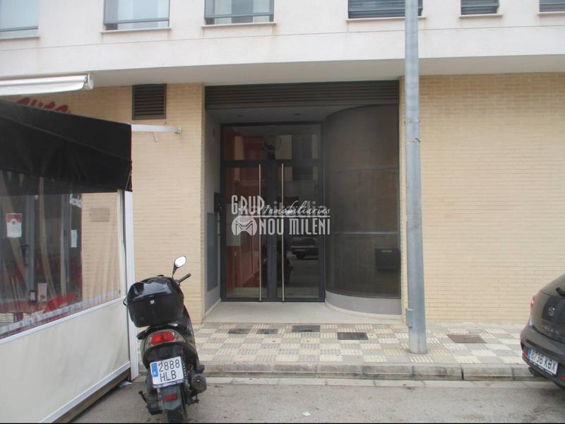 Foto 9b4a2058-fe2c-4dd9-86ab-403b224bff22. Aparcament cotxe a Alcácer