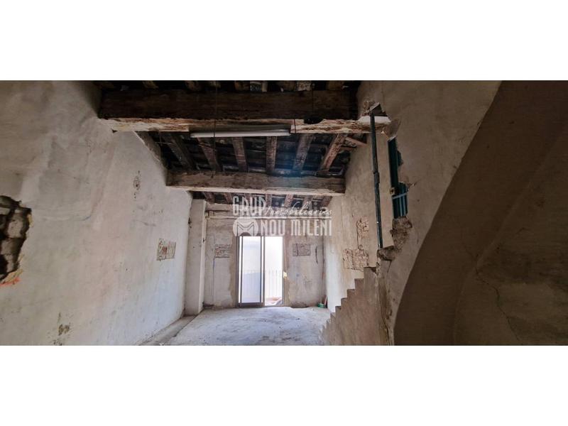 Foto c147f787-7217-4733-84e2-713e37512d1f. Edifici a El Mercat Valencia