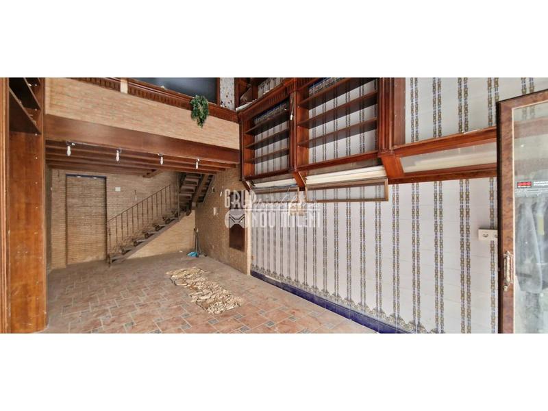 Foto f272feb9-d2cb-4b58-8e91-68bc8c5567a2. Edifici a El Mercat Valencia