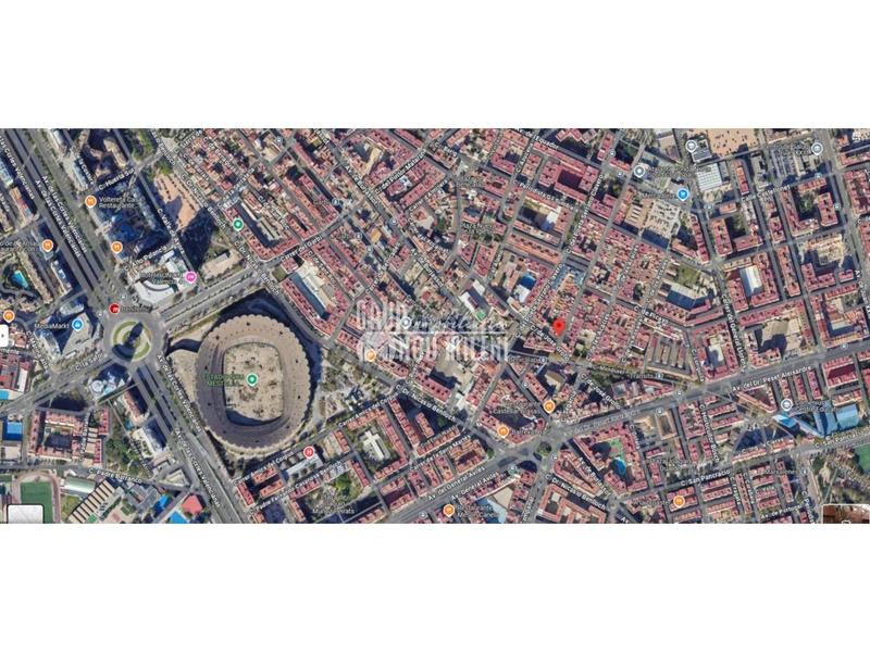 Foto 1e17c1de-d28d-4967-92d6-293035e28f72. Autoparkplatz in Barrio Benicalap Valencia