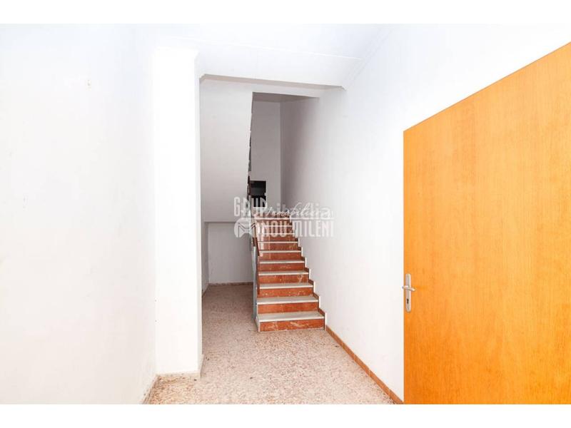 Foto 2f96b6b7-3283-46c7-ab73-a75bf2bdf36b. Edifici a Polinyà de Xúquer