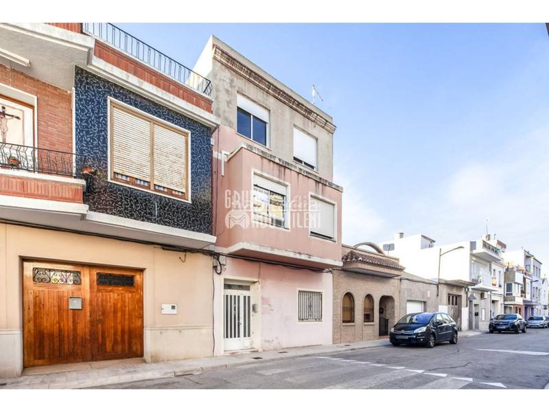 Foto a741ec98-23a6-4ac2-9c53-b5186497558e. Edifici a Polinyà de Xúquer