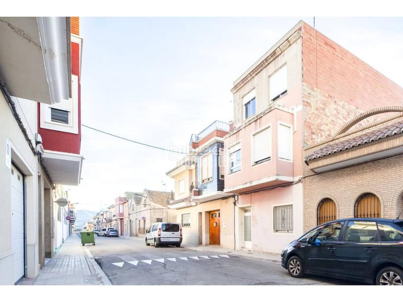 Foto ca82889a-7823-42c3-8f66-04ab957d0a98. Edifici a Polinyà de Xúquer
