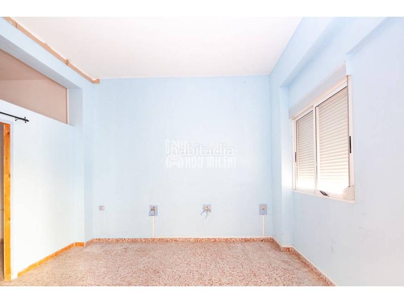 Foto fe12f637-71da-44a2-ae31-9ae0229ad19a. Edifici a Polinyà de Xúquer