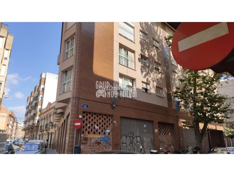 Foto 0b7be964-f72d-41ff-a850-fcb169d2fbd4. Local comercial a Barrio Benicalap Valencia