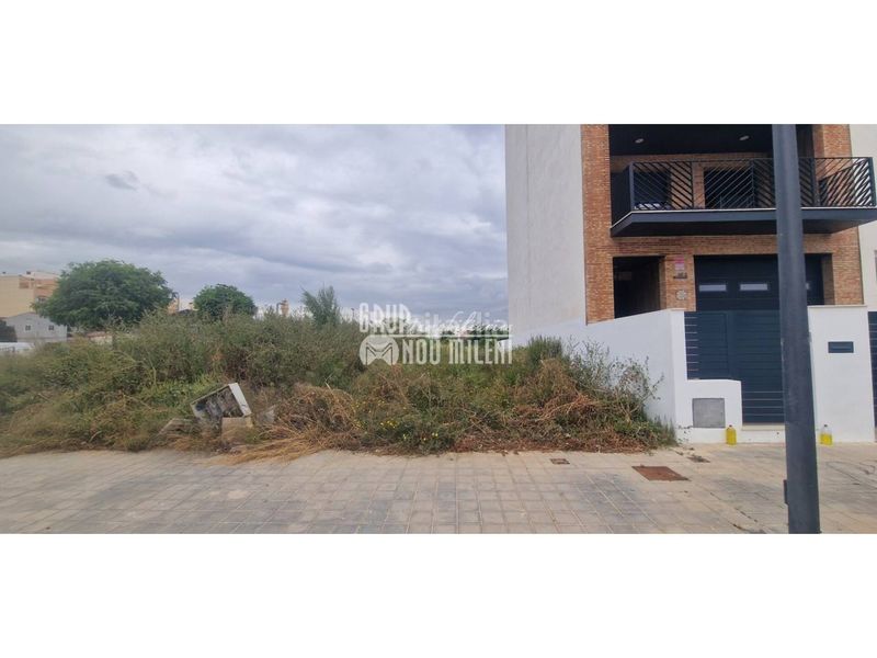 Foto 409f4e8e-fef2-4c3a-85e5-7074d8e5c655. Finca rústica a calle atleta fausto albiol 5 a Albal