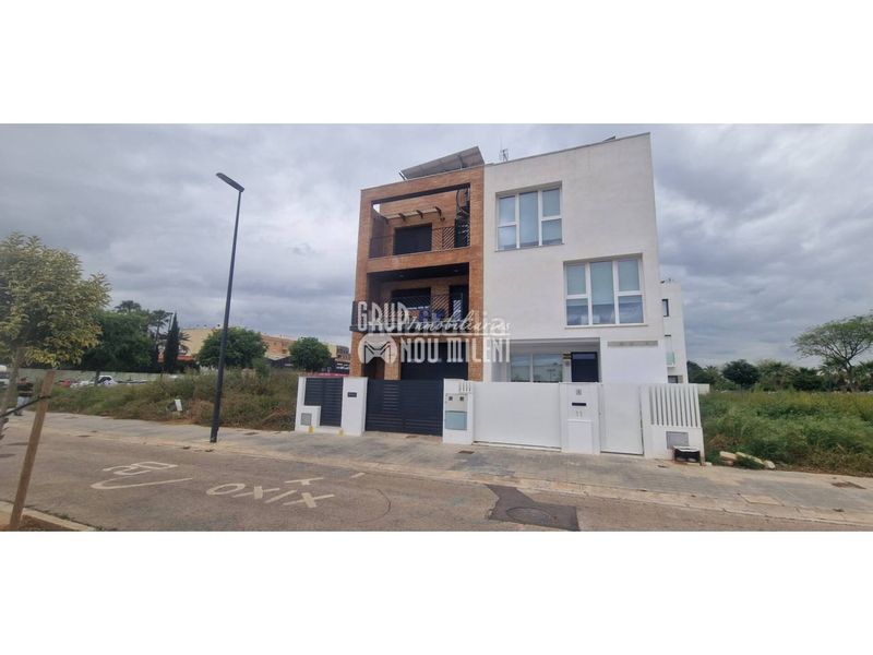 Foto f3e06fcf-6546-4096-845a-628b8dddb972. Finca rústica a calle atleta fausto albiol 5 a Albal