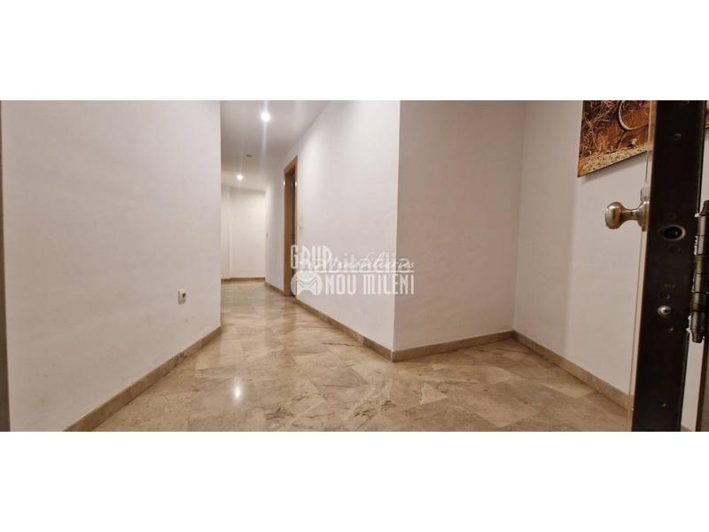 Foto 90af8a0e-51b5-4f28-ba73-6a9b95095fcf. Miete etagenwohnung mit parking in Catarroja