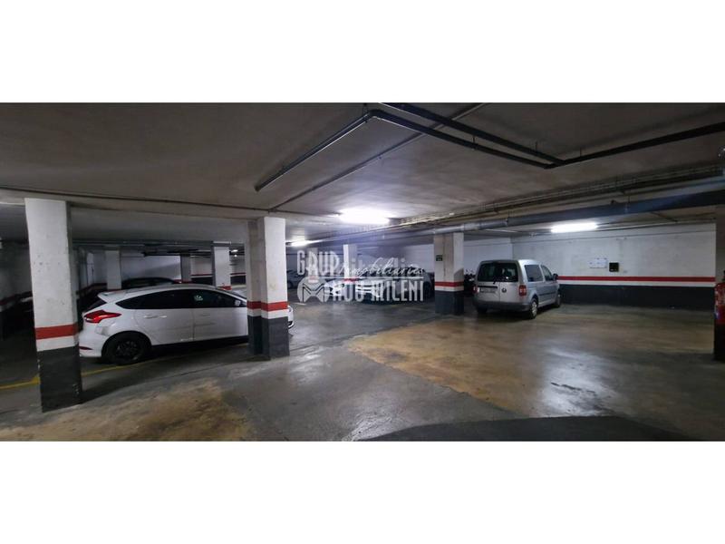 Foto 59522c97-230e-4859-80b8-93d17ca3f9e5. Parking voiture dans El Molí Torrent