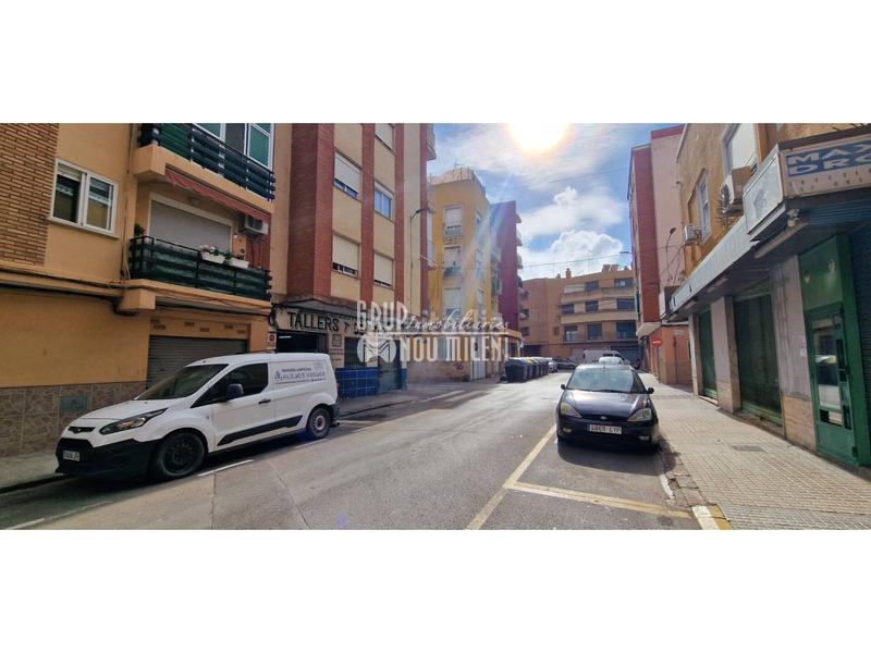 Foto b60ea10a-1fce-45d1-9c75-7db4ff3393f9. Parking voiture dans El Molí Torrent