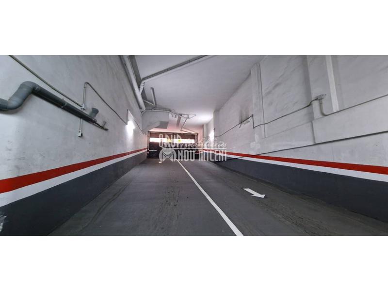 Foto c4c4c80d-d004-4a96-9c80-d2c25372c0dd. Parking voiture dans El Molí Torrent