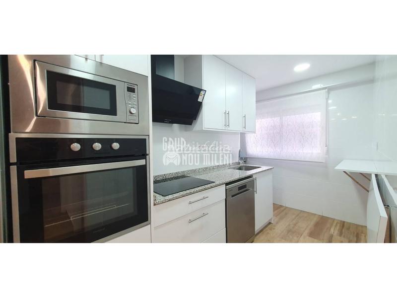 Foto 0aab8b8f-c47d-4e3b-b1bc-ac52808eabf7. Miete etagenwohnung mit parking in El Perellonet Valencia