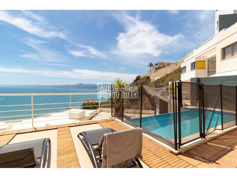 Foto 3be7a067-93ee-4ff5-8a21-a7f19cc35f6e. Location chalet avec parking piscine dans El Faro Cullera