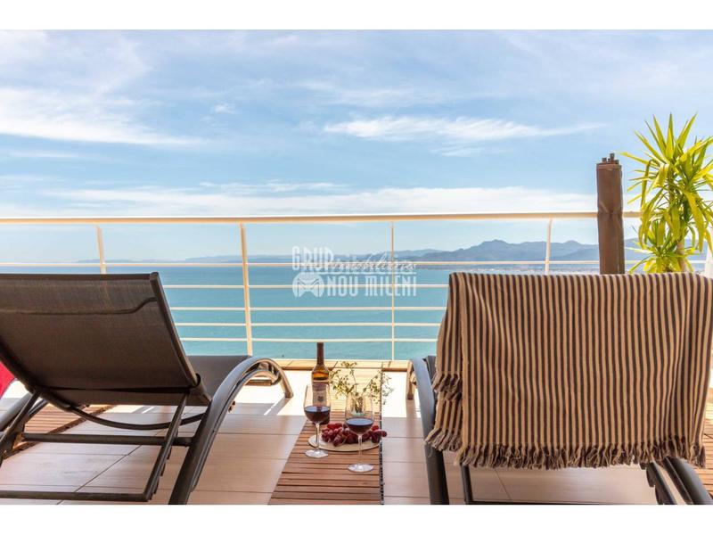 Foto 67905921-cc7f-4de9-9272-4cfe6d0a28c6. Location chalet avec parking piscine dans El Faro Cullera